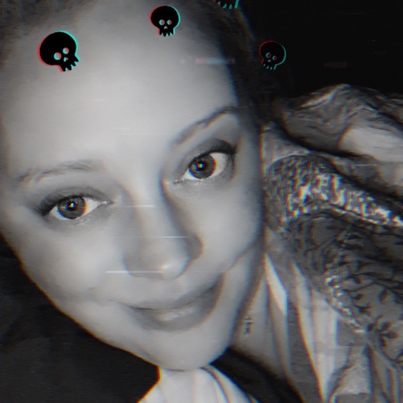 Meet your Posher, Kristen - Picture 1 of 1